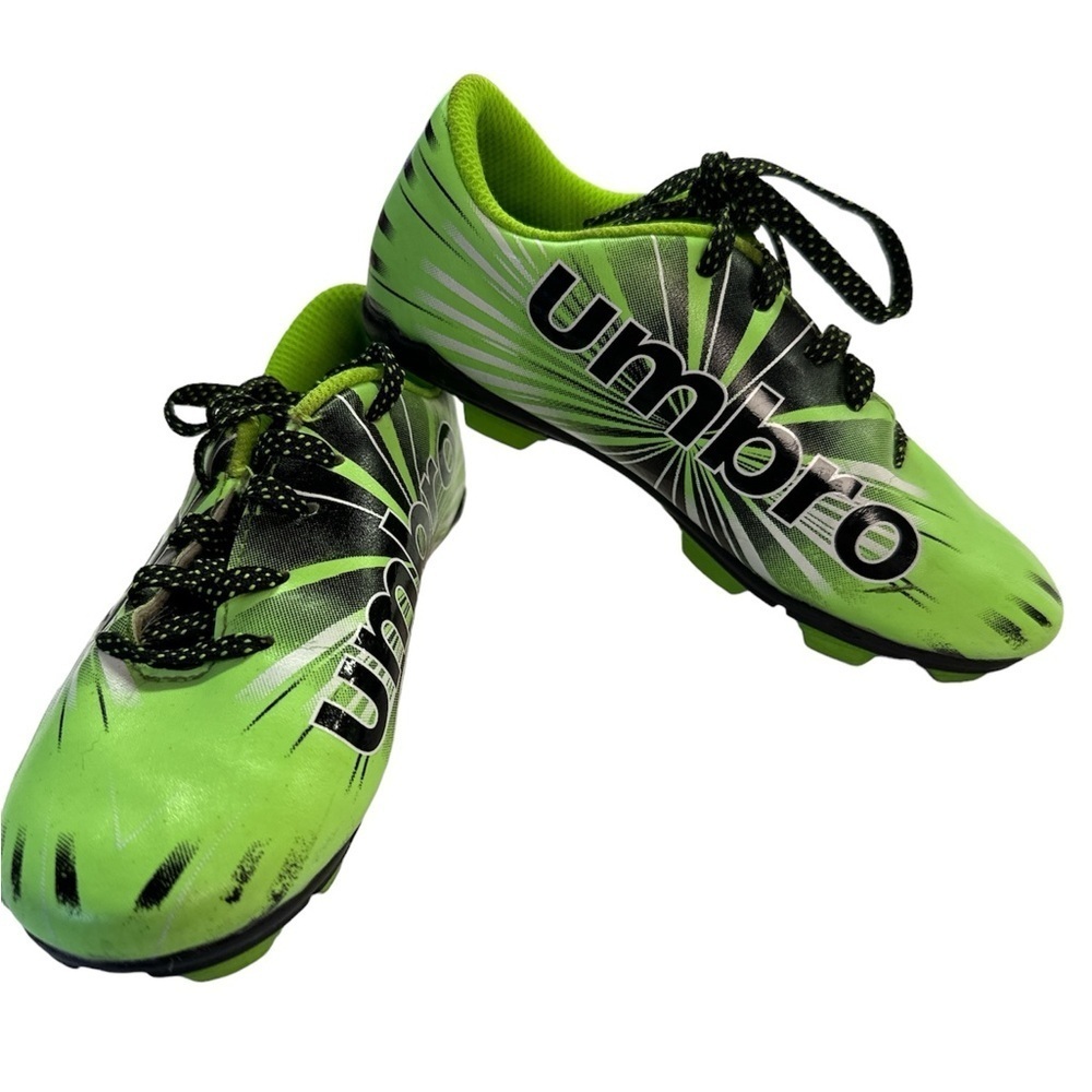 Umbro Soccer Neon Green and Black Childs  Cleats Size 11